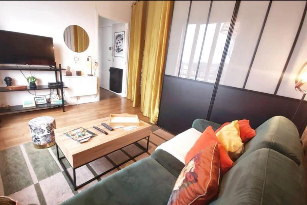 T1 Cocooning A L'Hotel De Ville Charleville-Mezieres Luaran gambar